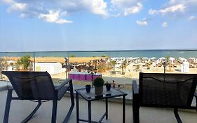 Seafront Papaya Apartment